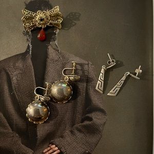 Lot of vintage earrings / vintage brooch